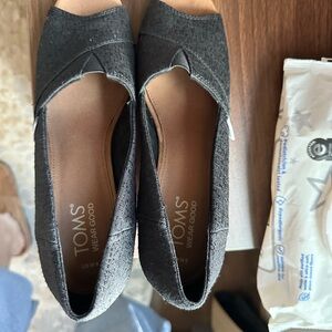 TOMS Women's Charcoal Loafers